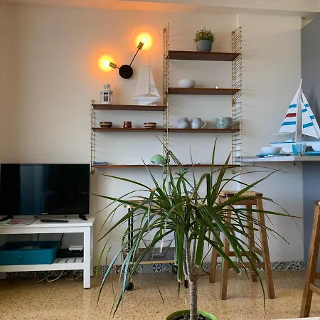 Modern On The טקורונטה